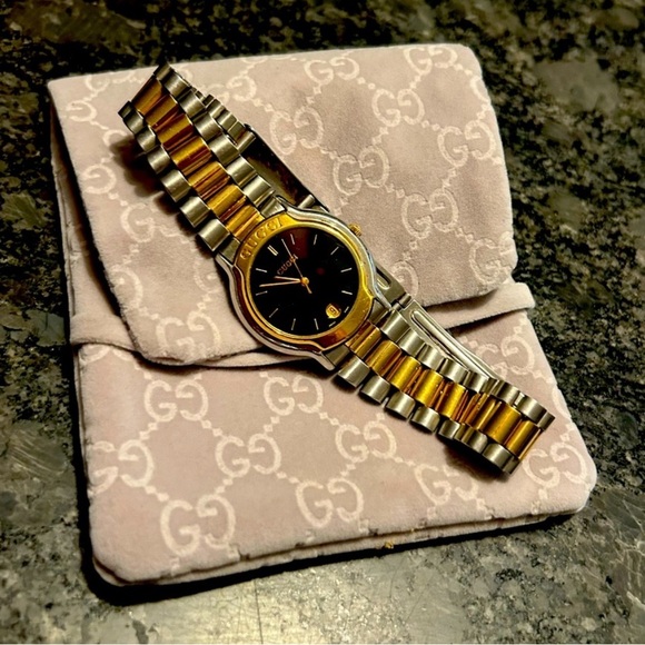 🦁 Gucci Embossed Watch - Picture 8 of 14